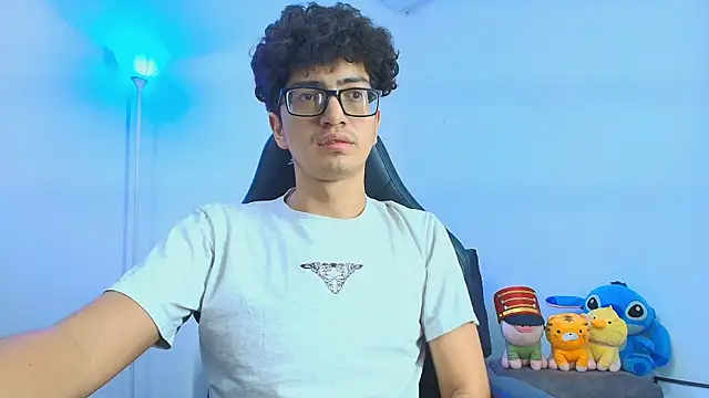 TylerWhite  online show from November 19, 2025, 3:17 am