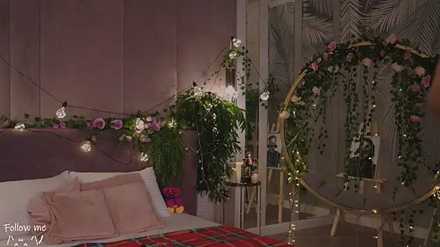 Meow Nancy online show from February 5, 2025, 5:41 am