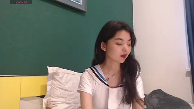 Snapshot of Shy_Kira chatting on May 28, 2026, 8:44 am Shy Kira online show from May 28, 2026, 8:44 am