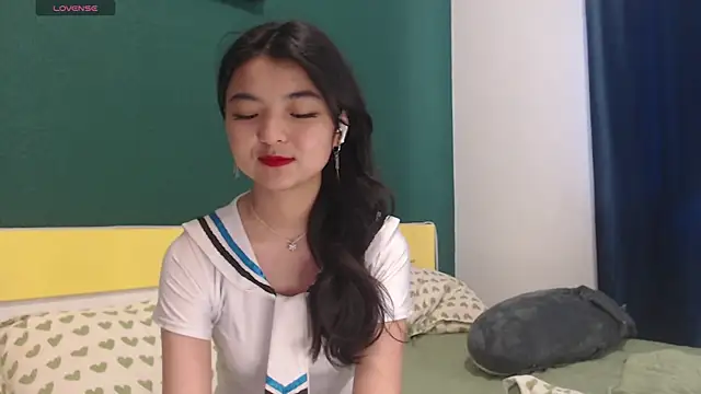 Shy Kira online show from June 15, 2026, 7:52 am