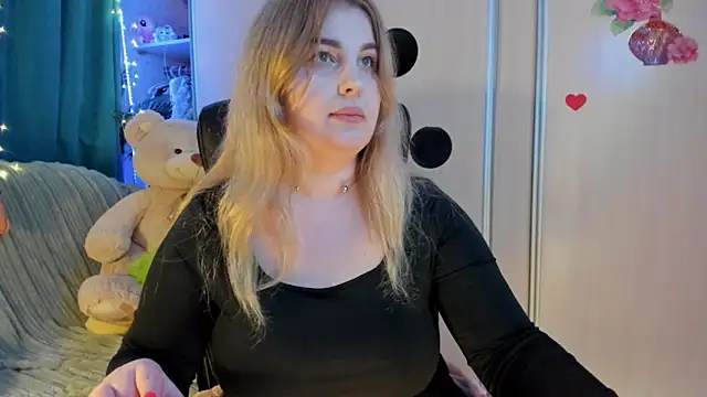 Snapshot of CoraSwon chatting on March 9, 2026, 5:49 pm CoraSwon online show from March 9, 2026, 5:49 pm