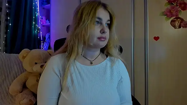 Snapshot of CoraSwon chatting on March 20, 2026, 7:15 pm CoraSwon online show from March 20, 2026, 7:15 pm