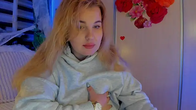 Snapshot of CoraSwon chatting on November 2, 2025, 10:26 pm CoraSwon online show from November 2, 2025, 10:26 pm