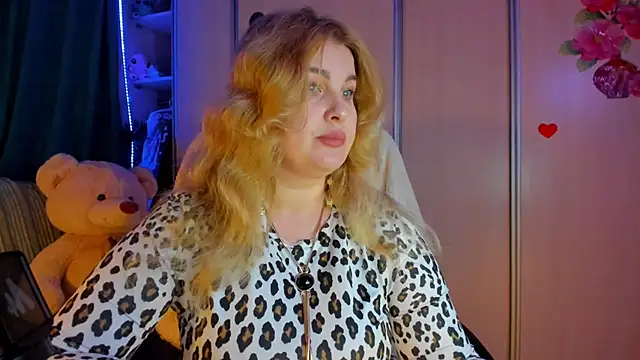 Snapshot of CoraSwon chatting on March 19, 2026, 3:01 pm CoraSwon online show from March 19, 2026, 3:01 pm