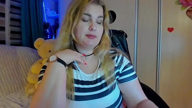 Snapshot of CoraSwon chatting on March 27, 2026, 7:26 pm CoraSwon online show from March 27, 2026, 7:26 pm