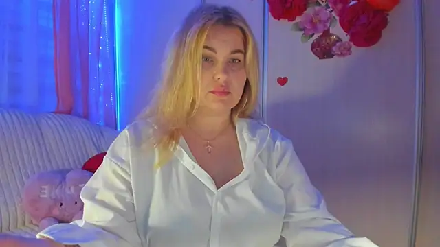 Snapshot of CoraSwon chatting on March 15, 2025, 7:05 pm CoraSwon online show from March 15, 2025, 7:05 pm
