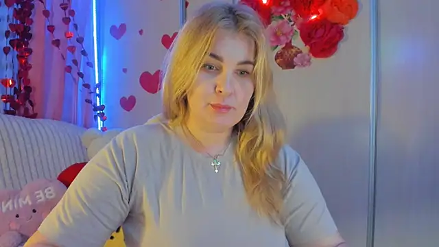 Snapshot of CoraSwon chatting on February 26, 2025, 9:09 pm CoraSwon online show from February 26, 2025, 9:09 pm