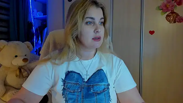 Snapshot of CoraSwon chatting on March 25, 2026, 7:24 pm CoraSwon online show from March 25, 2026, 7:24 pm