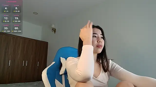 Naomi 52 online show from March 12, 2025, 6:40 am