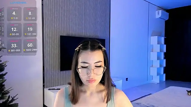 Naomi 52 online show from December 8, 2024, 11:03 am