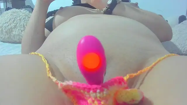 KarelySexy online show from July 13, 2026, 4:12 am