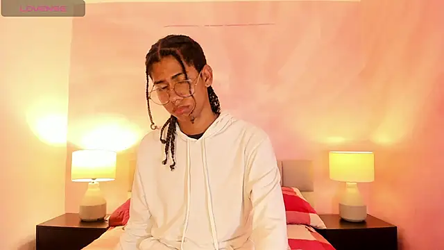 Maxim-Walker online show from November 17, 2025, 3:10 am