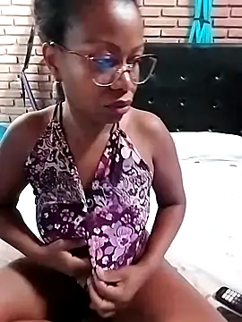 littlebrunett online show from January 6, 2026, 11:14 am