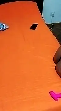 littlebrunett online show from February 5, 2025, 11:02 am