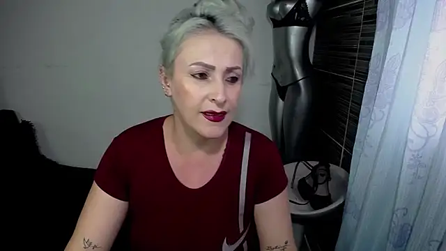 Emma Rizzoo online show from May 12, 2026, 8:15 pm