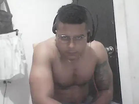 SaucyAffair0 online show from June 1, 2026, 11:37 pm