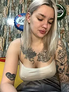 Snapshot of Sextazy chatting on February 6, 2026, 1:18 pm Sextazy online show from February 6, 2026, 1:18 pm