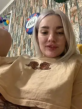 Snapshot of Sextazy chatting on February 27, 2026, 7:03 pm Sextazy online show from February 27, 2026, 7:03 pm