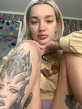 Snapshot of Sextazy chatting on February 25, 2026, 7:03 pm Sextazy online show from February 25, 2026, 7:03 pm