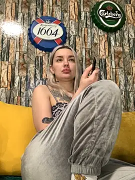 Snapshot of Sextazy chatting on February 20, 2026, 3:25 pm Sextazy online show from February 20, 2026, 3:25 pm