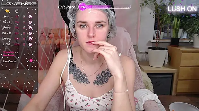 Bella  Swoon online show from November 28, 2025, 2:45 am