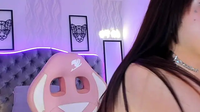 mmoonlightt  online show from February 7, 2025, 5:18 pm