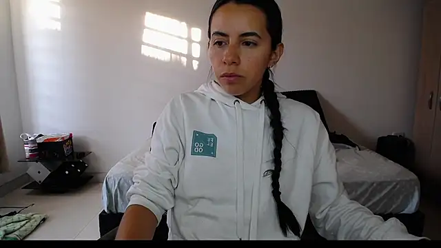 Snapshot of Mariam_Gomezxxx chatting on October 7, 2025, 10:00 pm Mariam Gomezxxx online show from October 7, 2025, 10:00 pm