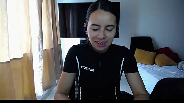 Snapshot of Mariam_Gomezxxx chatting on October 16, 2025, 6:27 pm Mariam Gomezxxx online show from October 16, 2025, 6:27 pm