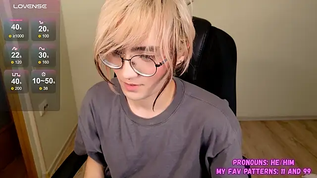 Snapshot of CuteYukiKun chatting on October 3, 2025, 9:16 pm CuteYukiKun online show from October 3, 2025, 9:16 pm