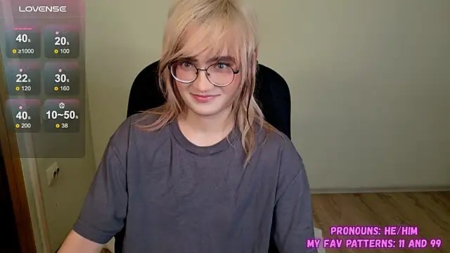 Snapshot of CuteYukiKun chatting on October 4, 2025, 9:16 pm CuteYukiKun online show from October 4, 2025, 9:16 pm