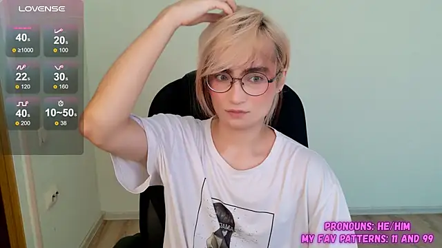 Snapshot of CuteYukiKun chatting on October 3, 2025, 8:16 am CuteYukiKun online show from October 3, 2025, 8:16 am