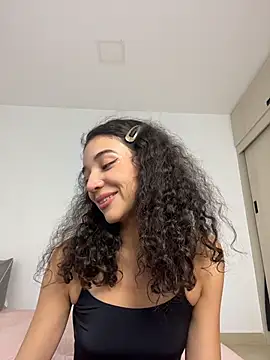 uniquerossie online show from February 21, 2026, 7:32 am