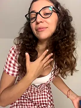 uniquerossie online show from January 6, 2026, 7:56 am