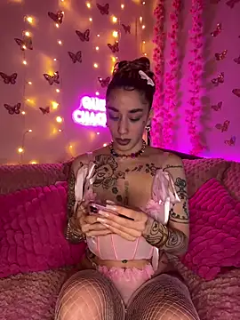 Chachou000 online show from March 22, 2025, 6:25 pm