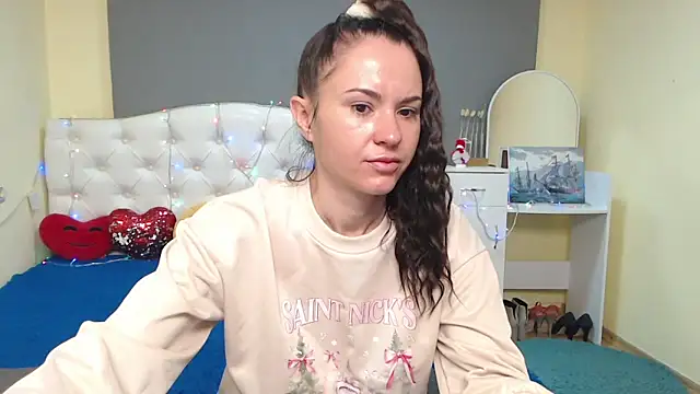 KaraCriegs online show from December 5, 2025, 6:50 pm