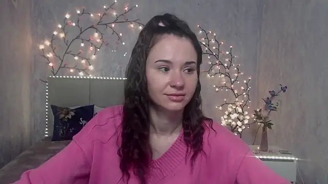 Snapshot of KaraCriegs chatting on April 15, 2026, 6:12 pm KaraCriegs online show from April 15, 2026, 6:12 pm