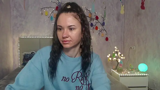 Snapshot of KaraCriegs chatting on April 1, 2026, 5:43 pm KaraCriegs online show from April 1, 2026, 5:43 pm