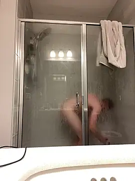 Snapshot of caliguy37 chatting on February 17, 2026, 12:30 am caliguy37 online show from February 17, 2026, 12:30 am