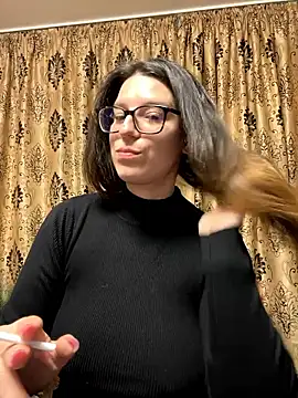 NadiraNoor online show from April 5, 2026, 12:39 am