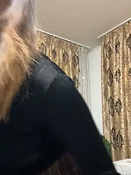 Snapshot of NadiraNoor chatting on March 1, 2026, 10:10 pm NadiraNoor online show from March 1, 2026, 10:10 pm