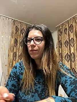 Snapshot of NadiraNoor chatting on February 1, 2026, 12:20 am NadiraNoor online show from February 1, 2026, 12:20 am