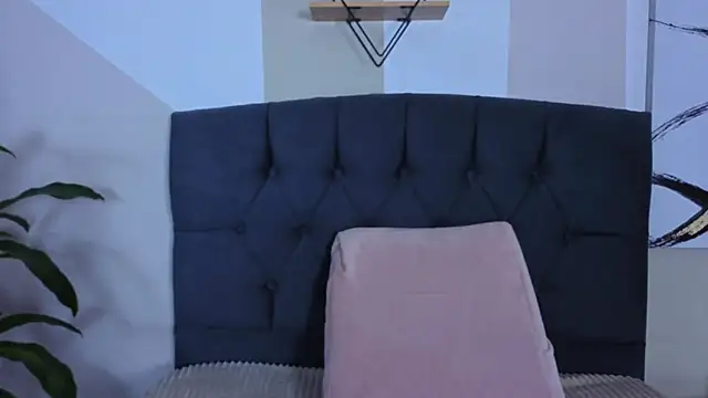 Snapshot of mailin18 chatting on September 12, 2025, 10:31 pm mailin18 online show from September 12, 2025, 10:31 pm