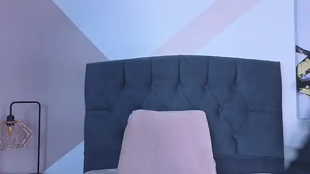 mailin18 online show from April 24, 2026, 10:01 pm