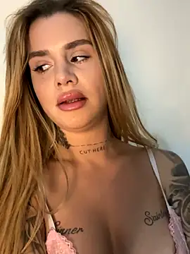 EmiliaCatalina online show from November 30, 2025, 12:33 am