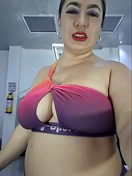 laura bassi online show from November 18, 2025, 3:10 am