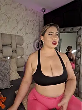 Snapshot of laura_bassi chatting on February 14, 2026, 4:45 am laura bassi online show from February 14, 2026, 4:45 am