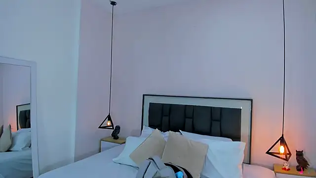 victoria cooper3 online show from November 15, 2025, 9:24 am