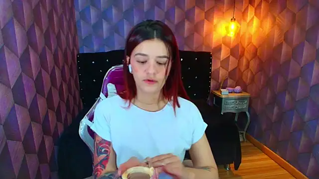 Snapshot of LiaHarryis chatting on November 6, 2025, 6:23 pm LiaHarryis online show from November 6, 2025, 6:23 pm