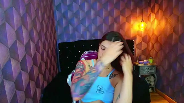 Snapshot of LiaHarryis chatting on November 3, 2025, 6:33 pm LiaHarryis online show from November 3, 2025, 6:33 pm