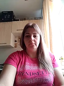 Lady nice cat online show from November 5, 2025, 3:20 am